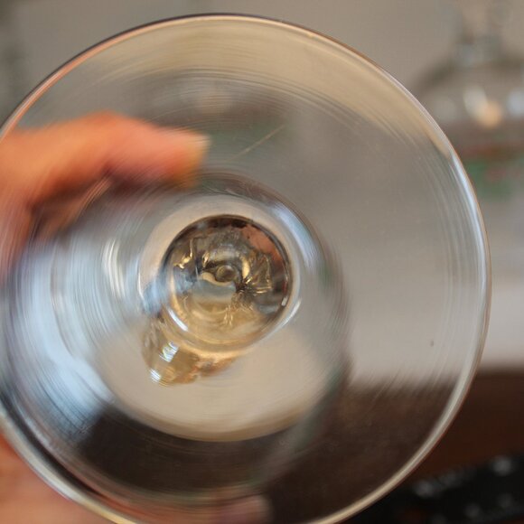 Vintage Holly Berry Goblets – Set of 5 | Christmas Glassware - Picture 11 of 11